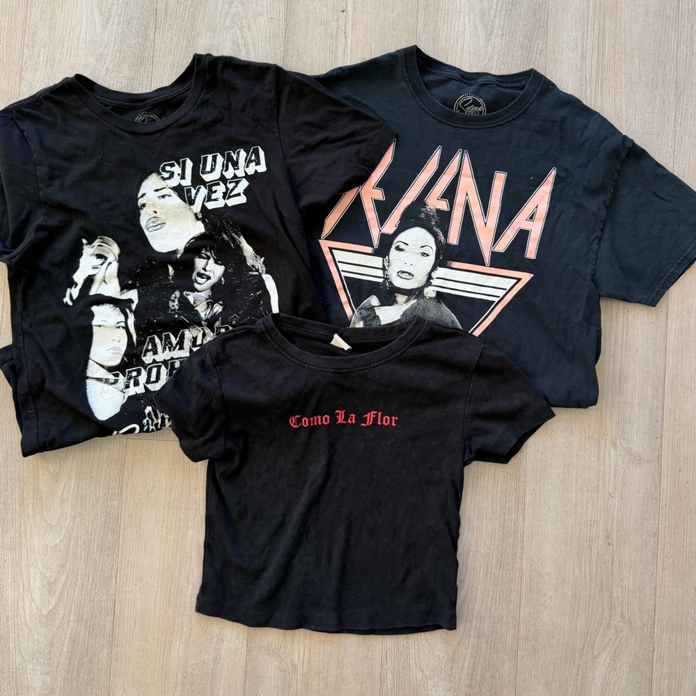 Selena official T-shirt bundle size small